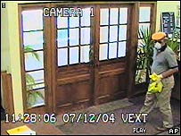 Imagens da câmera de segurança do banco