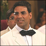 Akshay Kumar to star in three heroine film