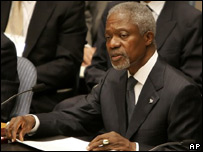 Kofi Annan durante reunião do Conselho de Segurança da ONU