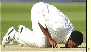 نتینی نے دوسری اننگز میں دو کھلاڑیوں کو آوٹ کیا ہے