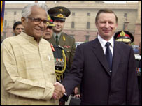 जॉर्ज फ़र्नांडिस और सर्गेइ इवानौफ़