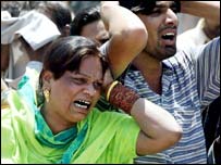 मारे गए लोगों के रिश्तेदार