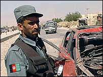 پلیس افغان در محل انفجار کابل 