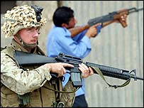 Irak'ta askerler (arşiv)