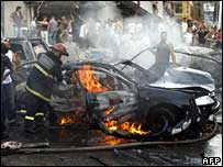 Carro incendiado no atentado