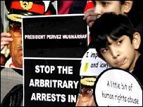 لندن میں مشرف مخالف مظاہرہ