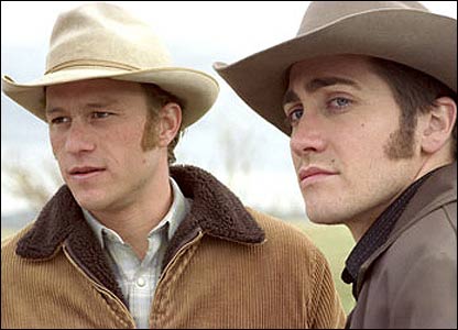 هيث لجر (چپ) و جيک گلين ال