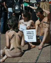 Grupos de esquerda já realizam protestos no Uruguai