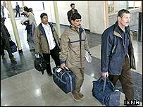 بازگشت گروهی از اعضای سابق سازمان مجاهدين خلق به ايران-فرودگاه مهرآباد تهران