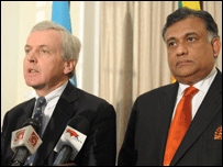 Minister Bogollagama (R) with John Holmes