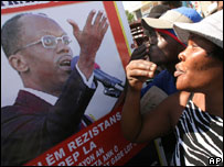 Manifestantes pró-Aristide