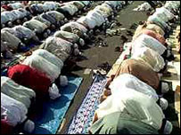 Muçulmanos em oração