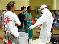 Funcionários da saúde em Angola