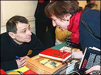 Cesare Battisti (à esquerda)