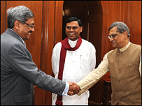Minister Krishna (r) with Basil Rajapaksa (c) and Gotabhaya Rajapaksa (file photo)
