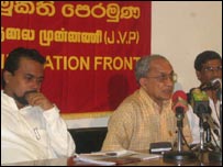 JVP leader Somawansa Amerasinghe (C) with Wimal weerawansa (L) and Tilvin Silva (photo Elmo Fernando)
