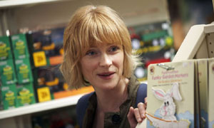 Mum (Claire Skinner) in Outnumbered
