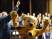 Pudsey and the choir at the 2006 Carol Concert