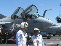 Chiến hạm USS Kitty Hawk  trong cuộc tập trận Maladar hồi tháng Chín năm 2007 với Ấn Độ