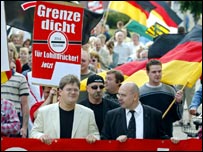 Aşırı sağcı Ulusal Demokratik Parti'nin mitingi