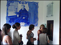 Fila no Mosteiro da Luz