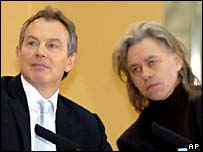 باب گلدوف (راست) و تونی بلر