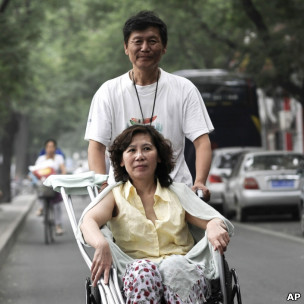 倪玉兰和董继勤夫妇(30/06/2010)