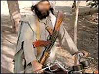 موتورسيکت سوار افغان (عکس از آرشيو) 