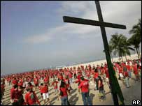 Protesto contra a violência na praia de Copacabana, no Rio, em junho
