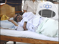 Chief Minister karunanidhi fasting in support of LTTE a couple of months ago