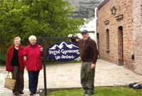 Croeso gan Hazel Charles Evans - canol -  i Ysgol Gymraeg yr Andes