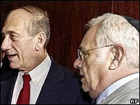 O primeiro-ministro de Israel, Ehud Olmert, e o empresário Morris 'Moshe' Talansky em Nova York (foto de 2003) 