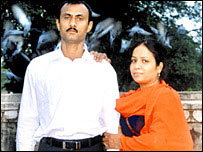 सोहराबुद्दीन और क़ौसर बी (फ़ाइल फ़ोटो)