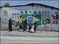 Haitianos torcem para o Brasil