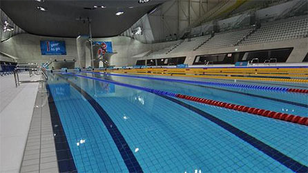 Pwll Gemau Llundain 2012 sydd wedi ei gynllunio gan Zaha Hadid