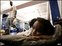 Spor salonuna sığınanlardan bir çocuk