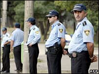 Cảnh sát Gruzia bao vây trụ sở quân sự của Nga tại Tbilisi