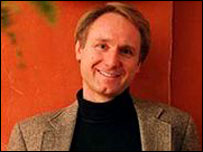 دن براون پيش از نگارش رمز داوينچی معلم مدرسه بوده است