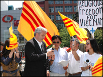 Hình của Quyên Lê