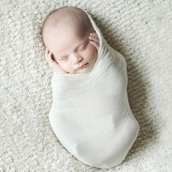 Foto do livro "Sleeping Beauties: Newborns in Dreamland