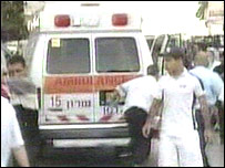 Ambulância em local de atentado