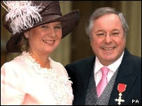 怀特利和阿帕诺维奇