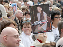Manifestantes em Paris pedem libertação de Betancourt.