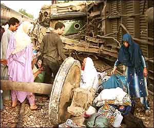 पाकिस्तान में रेल दुर्घटना