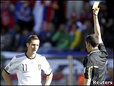 كلوزه طرد لتلقيه إنذارين