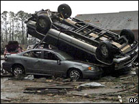 Carros virados em Enterprise, Alabama