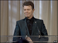 Ca sĩ David Bowie nhận giải Webby