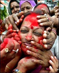 प्रतिभा की जीत पर जश्न