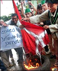 Người biểu tình Indonesia đốt cờ Đan Mạch