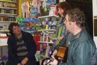 Gorwel a Fiona gydag Aled Jones Williams